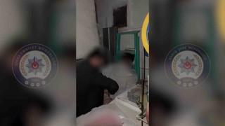 Sivasta aranan şahıs gizli bölmede yakalandı