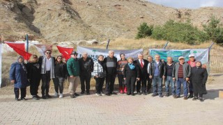 Sivasta üniversite öğrencileri 7 günde 30 bin fidan dikti