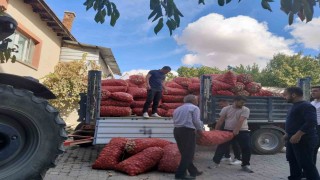 Sivrihisarlı çiftçiler öşürünü müftülüğe teslim etti