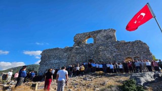 Softa Kalesinde Cumhuriyet Yürüyüşü ve Bayrak Değişimi Töreni gerçekleştirildi