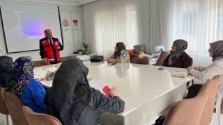 Sosyal hizmet personeline bakanlığın çalışmaları anlatıldı