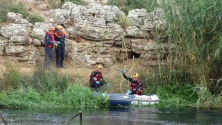 Su teresi toplarken, otlara takılmış şekilde ceset buldular