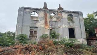 Sultan II. Abdülhamid Hanın inşa ettirdiği postane binası restore edilmeyi bekliyor