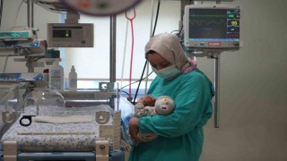 Suriyeden Türkiyeye ‘Hamit bebek için yaşam yolu: Kalp damarları ters doğmuştu, 4,5 saatlik başarılı operasyon