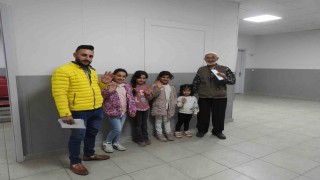 Suriyelilerin ülkelerine dönüşleri gece geç saatlerde de devam ediyor