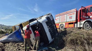 Susurlukta devrilen tırda 1 kişi yaralandı