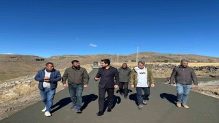 Susuzda köy yolları beton oluyor