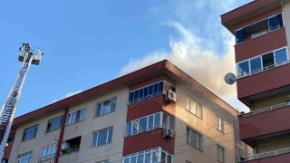 Tadilat yapılan çatı alevlere teslim oldu