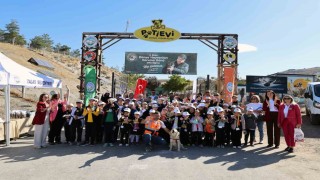 Talasta Dünya Hayvanları Koruma Günü renkli etkinliklerle kutlandı