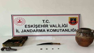 Tarihi eser satmaya çalışan şüpheli jandarma tarafından yakalandı