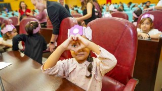 Tarsusta meclis koltukları bu kez kız çocuklarının oldu