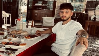 Tarsus'ta otomobille çarpışan motosikletli hayatını kaybetti