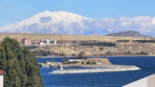 Tatvanın yüksek kesimleri beyaza büründü