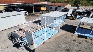 Tavas Belediyesi konteyner ve otobüs duraklarını kendisi üretiyor