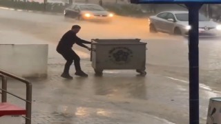 Tekirdağda köprü altları göle döndü, araçlar suya gömüldü