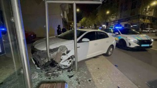 Tekirdağda polisten kaçan alkollü sürücü durağa daldı