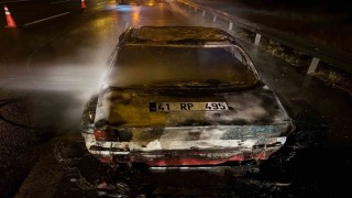 TEMde seyir halindeki otomobil alev alev yandı