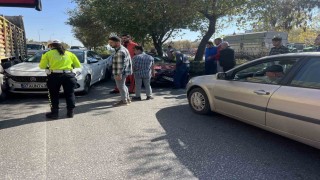 Ters yolda gidip zincirleme kazaya neden olan sürücüden pes dedirten savunma