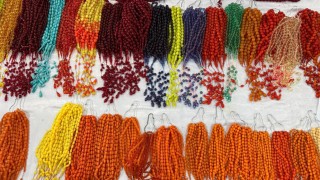 Tespih mezatı her ay binlerce koleksiyoner ve meraklıyı bir araya getiriyor