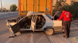 Tıra çarpan otomobilin sürücüsü hayatını kaybetti