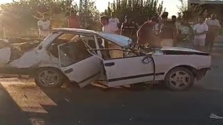 Tofaş hurdaya döndü: 2 yaralı