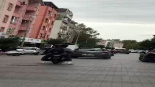 Trafiği tehlikeye atan motor sürücüsü ve yolcusuna ceza