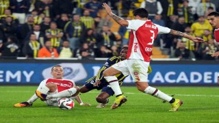 Trendyol Süper Lig: Fenerbahçe: 2 - Fatih Karagümrük: 0 (İlk yarı)