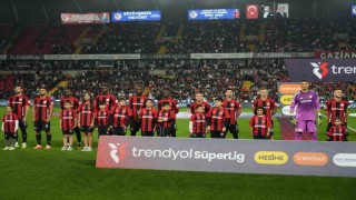 Trendyol Süper Lig: Gaziantep FK: 0 - Fenerbahçe: 2 (Maç devam ediyor)