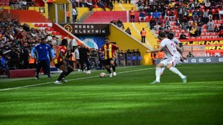 Trendyol Süper Lig: Kayserispor:  0 - Samsunspor: 1 (İlk yarı)