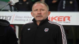 Trendyol Süper Lig: Konyaspor: 0 - Beşiktaş: 1 (Maç devam ediyor)