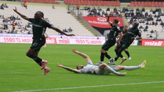 Trendyol Süper Lig: Konyaspor: 0 - Kocaelispor: 1 (İlk yarı)