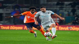 Trendyol Süper Lig: RAMS Başakşehir: 0 - Kocaelispor: 0 (İlk yarı)