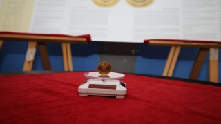 Türkiye Cumhuriyetinin ilk altın parası 100. yılında Akdeniz Üniversitesinde