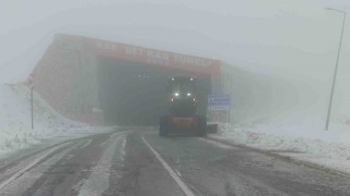 Turuncu kaplanların kar mesaisi Karabet Geçidinde başladı