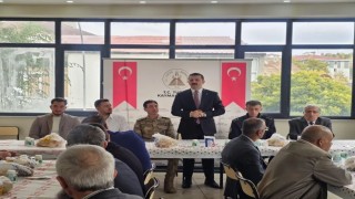 Tutak İlçe Kaymakamı Coşkun, muhtarlarla buluştu