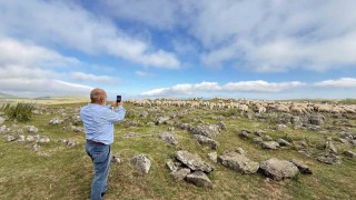 Tuz taşı olarak keçilere yalatılan kayaların, Türk beyliklerinin savaş alanındaki mezar taşları olduğu anlaşıldı