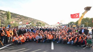 Ulaştırma ve Altyapı Bakanı Uraloğlu: Tarım, ticaret ve turizme can suyu olacak