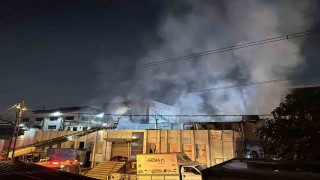Ümraniyede fabrikadaki yangın kontrol altına alındı