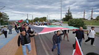 Üniversite öğrencileri Filistin için yürüdü: Gerçek güç, vicdanda ve bilimde saklıdır