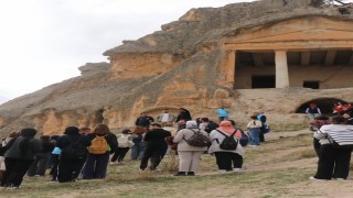 Üniversite öğrencileri ile doğa yürüşüyü düzenlendi
