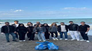Üniversite öğrencilerinden çevre temizliği etkinliği