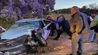 Uşakta otomobil ile traktör çarpıştığı kazada karı koca yaralandı