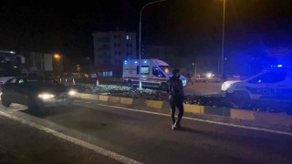 Uygulama yapan polise, araç çarptı