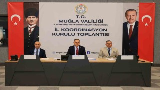 Vali Akbıyıktan eski tip sürücü belgesi uyarısı