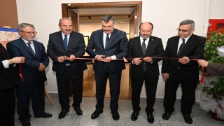 Vali Çiftçi, Müzehhip Sadrettin Erin kişisel sergisini gezdi