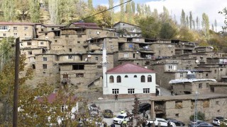 Vali Karakaya: Uzuntaş, sadece bir köy değil Bitlisin kültürel hafızasıdır