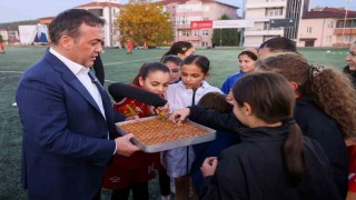 Vali Sözer, genç sporcularla buluştu