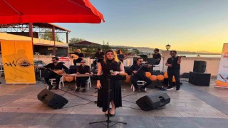 Van Büyükşehir Belediyesinin yaz konserleri binlerce sanatseveri buluşturdu