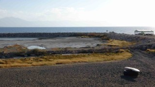 Van Gölü alarm veriyor: 3 kilometreye ulaşan çekilme gölün şeklini değiştirdi