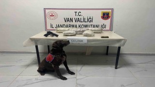 Vanda 4 kilo 311 gram skunk ve gümrük kaçağı malzeme ele geçirildi